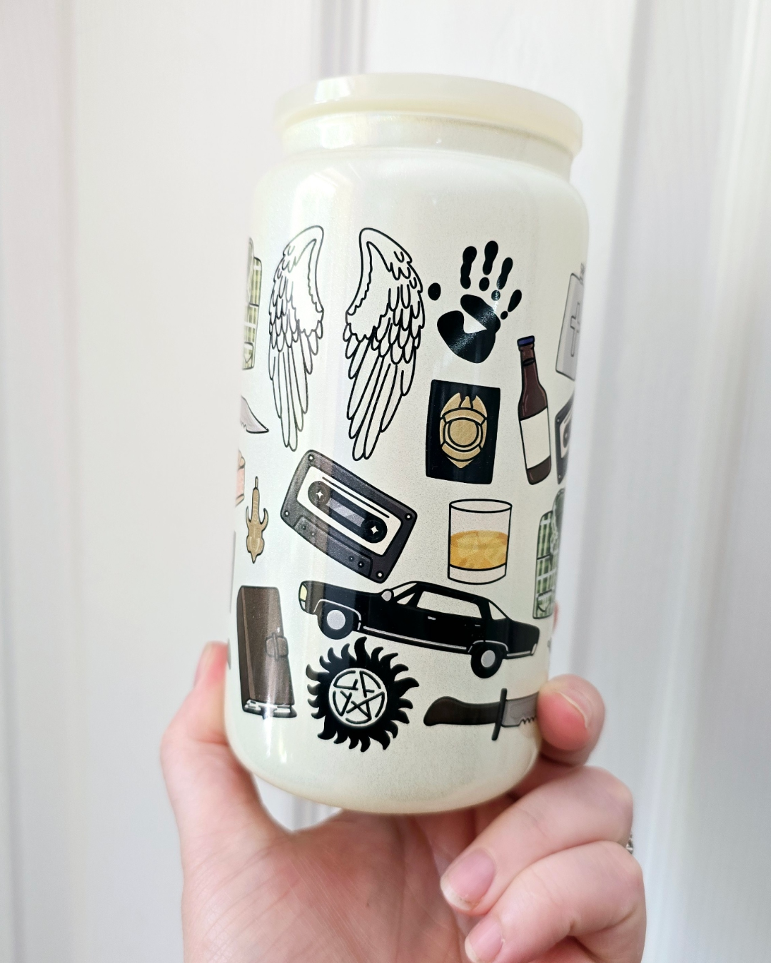 Supernatural Pattern white glitter glass can